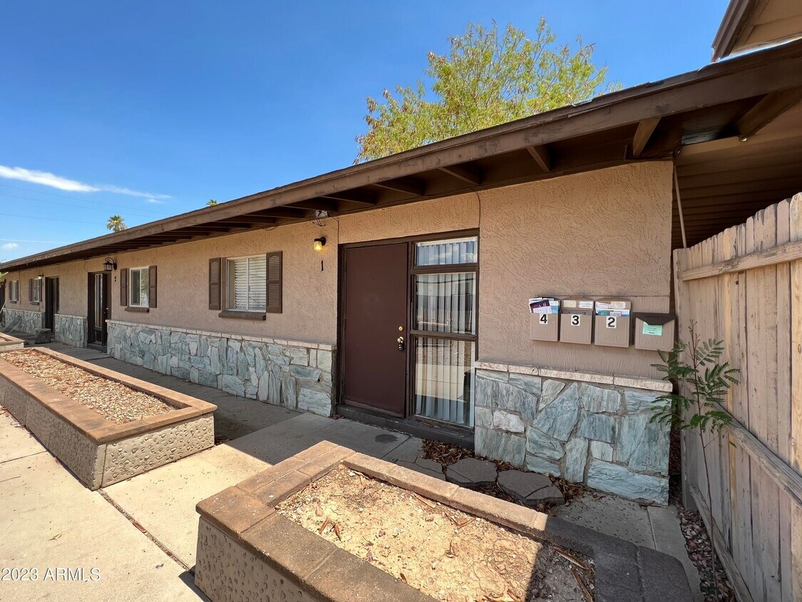 Foto principal - 26 W 6th Pl