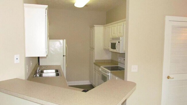 Foto del edificio - 111 Fountain Pointe Ln