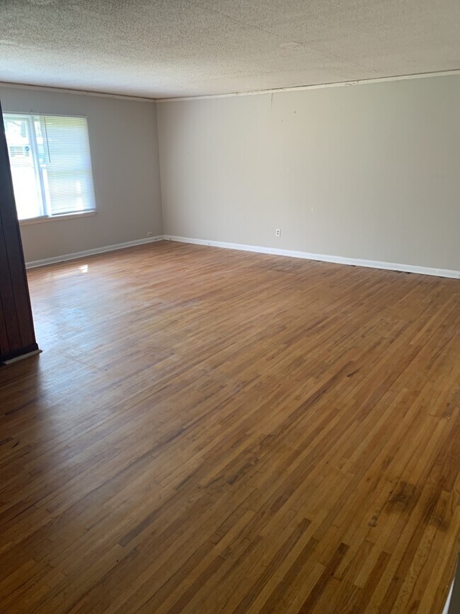Foto del edificio - 1419 Beaumont Dr