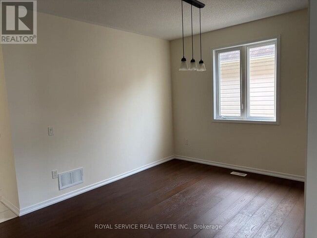 Building Photo - 660 Prince of Wales Dr