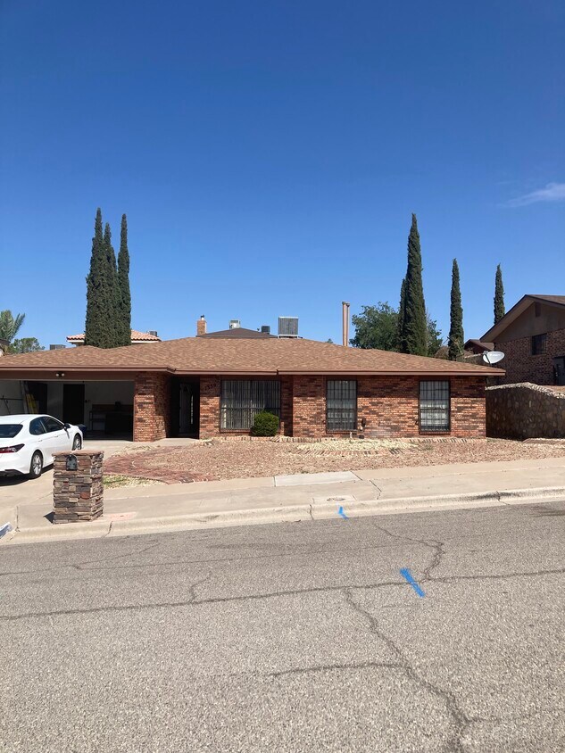 Foto principal - 1359 Adabel Dr