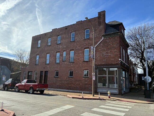 Building Photo - 2900D Cherokee St.