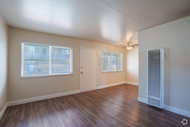 1BR, 1BA - 500SF - Living Room - Coral Gardens Apartments