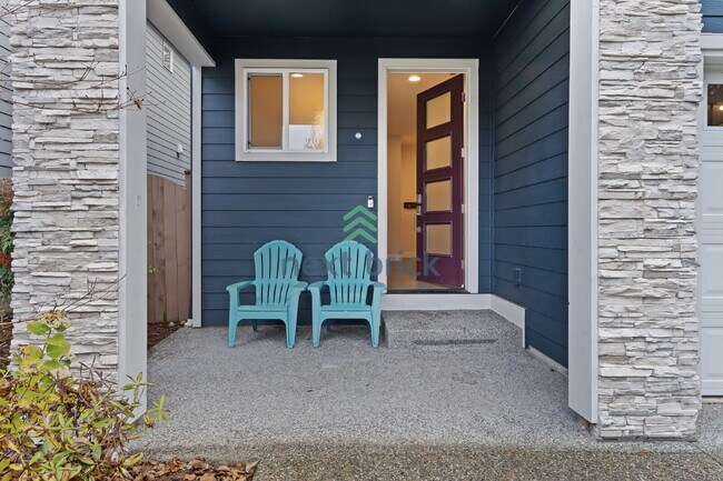 Foto del edificio - 5 BED & 2.5 BATH SINGLE FAMILY HOUSE FOR RENT