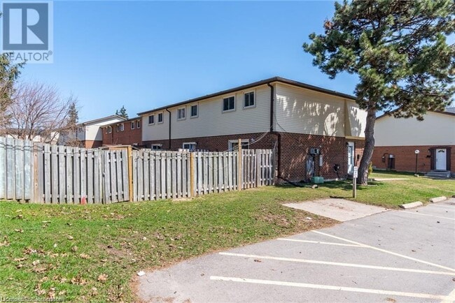 Building Photo - 144 Jansen Ave