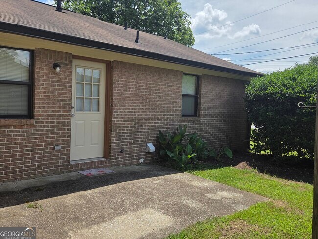 Foto del edificio - 8437 Pineland Dr