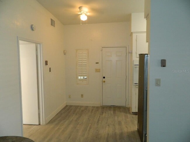 Building Photo - 944 Kensington Dr
