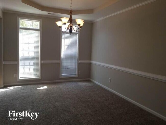 Building Photo - 621 Windham Way