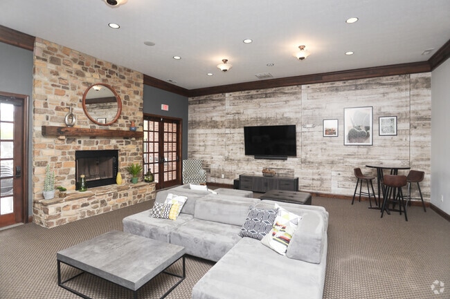 Clubhouse - Canyon Club at Perry Crossing