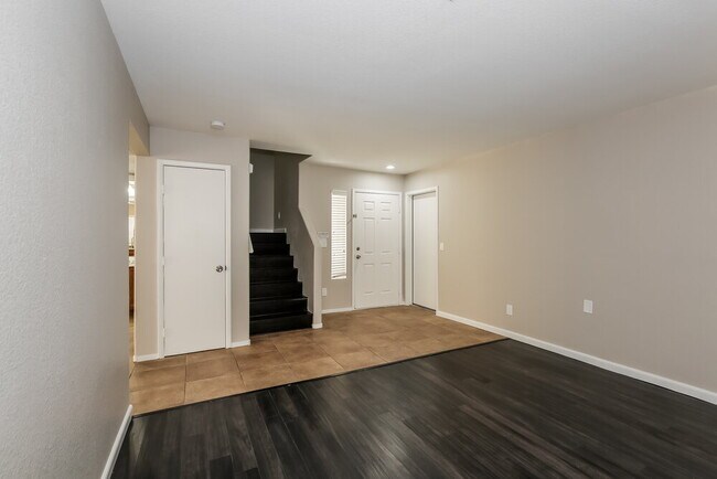 Building Photo - 5005 Glittering Star Ct