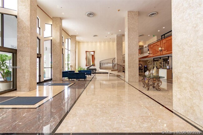 Foto del edificio - 5601 Collins Ave
