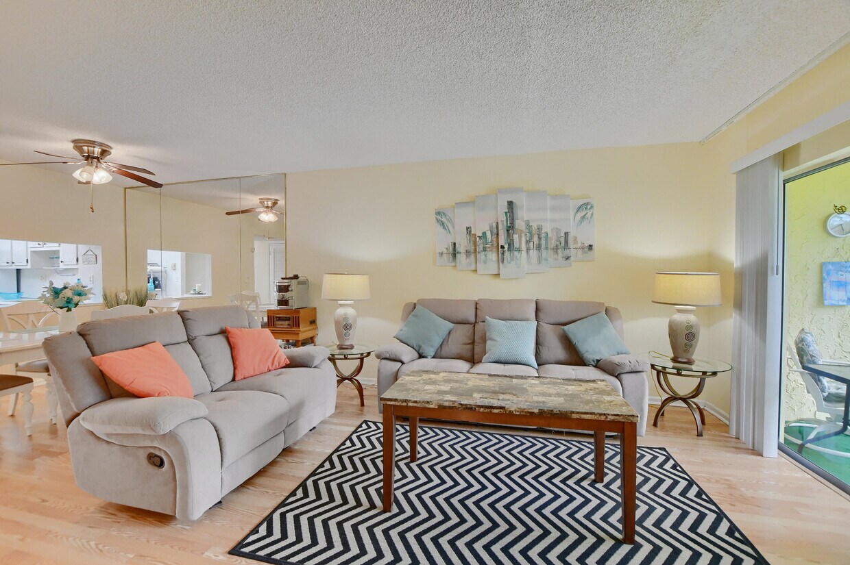 Foto principal - 9826 Marina Blvd
