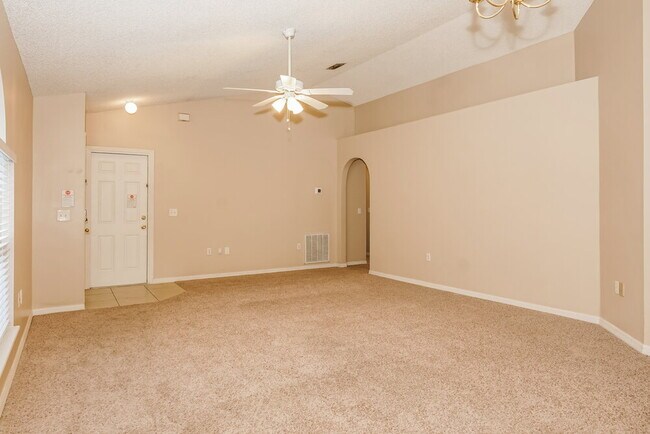 Foto del edificio - 331 Placid Lake Dr