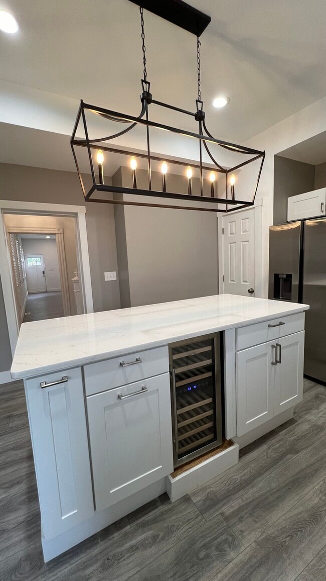 Building Photo - 438 Linden St