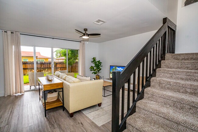 Foto del edificio - 9341 Green Meadows Way
