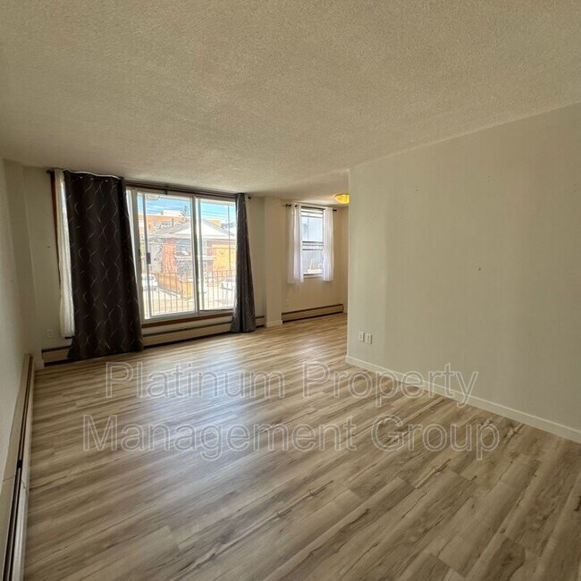 Photo du bâtiment - 2024-2035 35 Ave SW