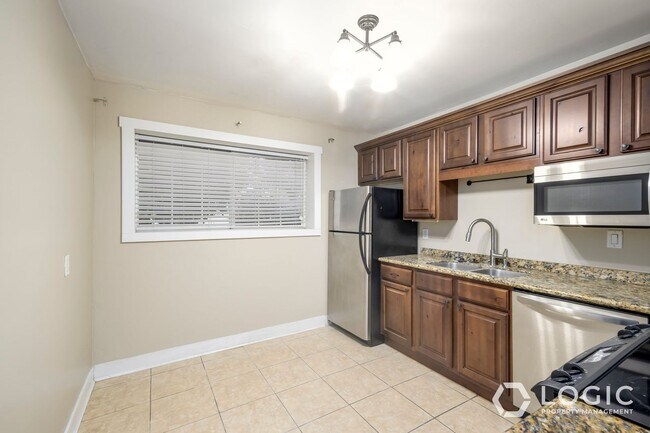 Building Photo - 804 E 300 S