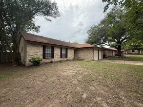 Building Photo - 305 Kimberly Dr