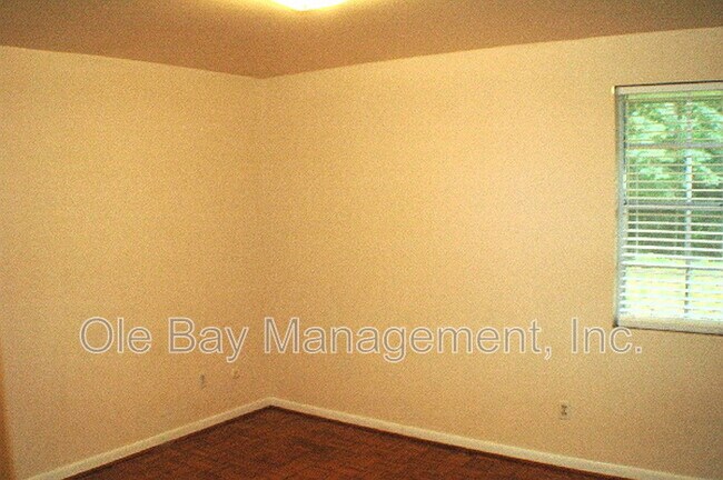 Building Photo - 3765 Pleasant Valley Rd