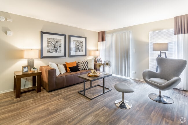 1BR,1BA,742SF - The Lilac - Martin's Point