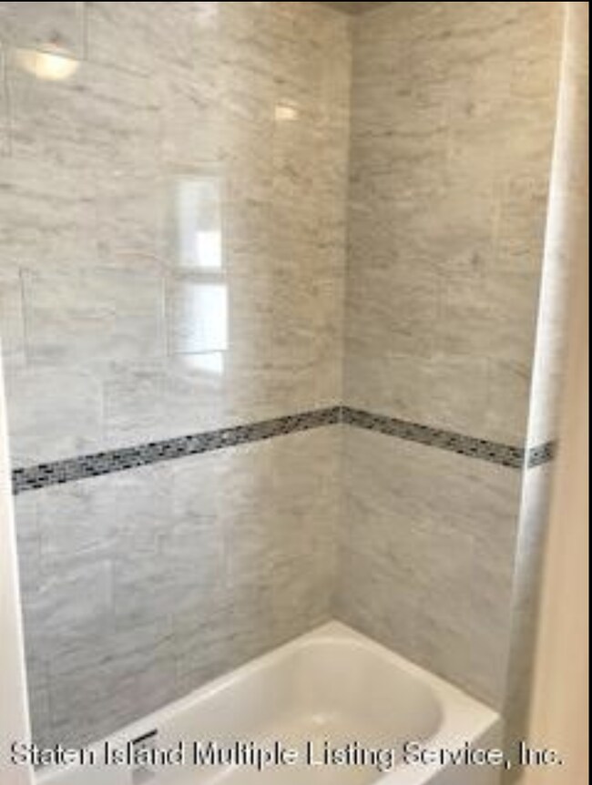 Foto del edificio - 251 Garretson Ave