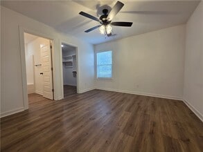 Building Photo - 999 N Crater Ave