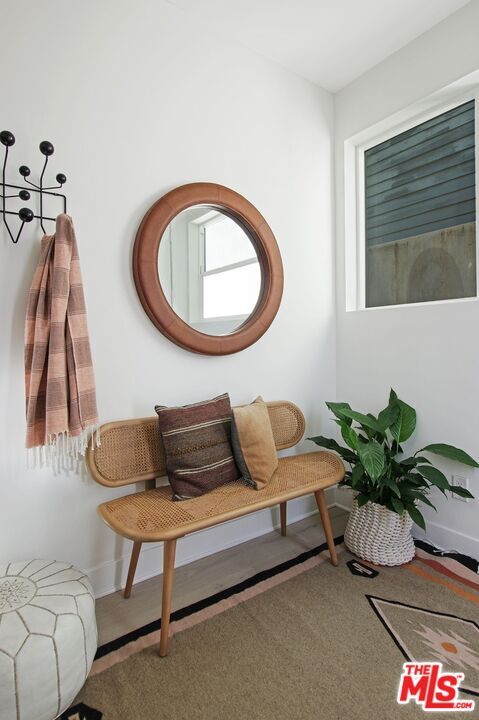 Foto del edificio - 857 1/2 Hyperion Ave