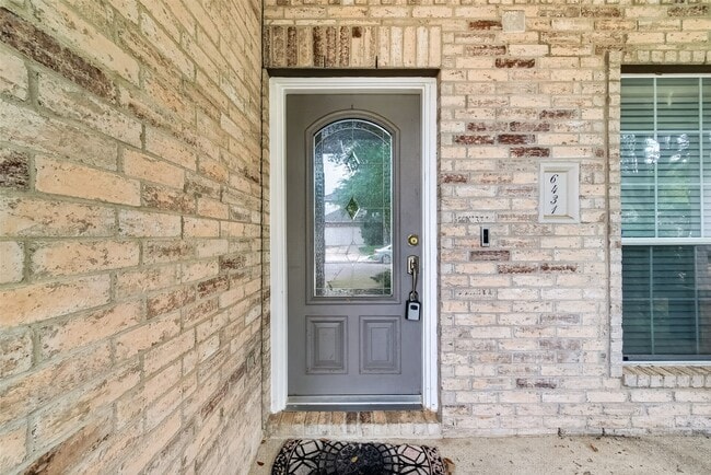 Building Photo - 6431 Applewood Forest Dr