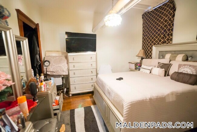 Building Photo - 17-19 Washington St.