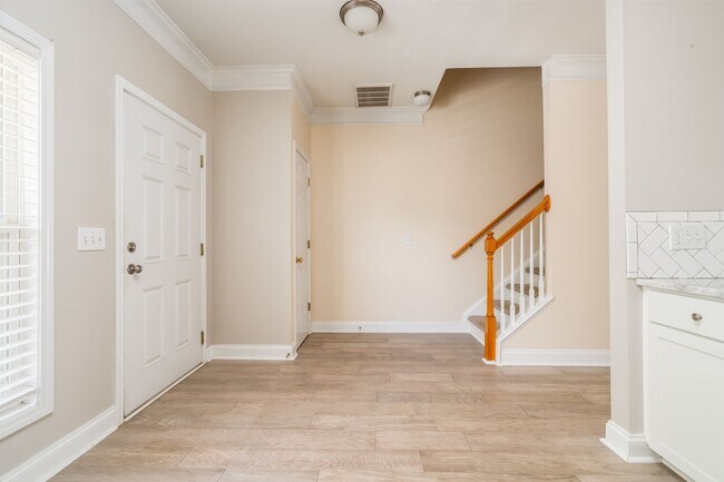 Foto del edificio - Move-In Ready & Updated Hampton Forest Tow...
