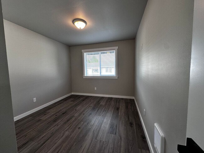 Building Photo - 207 S Razor Clam Dr SW