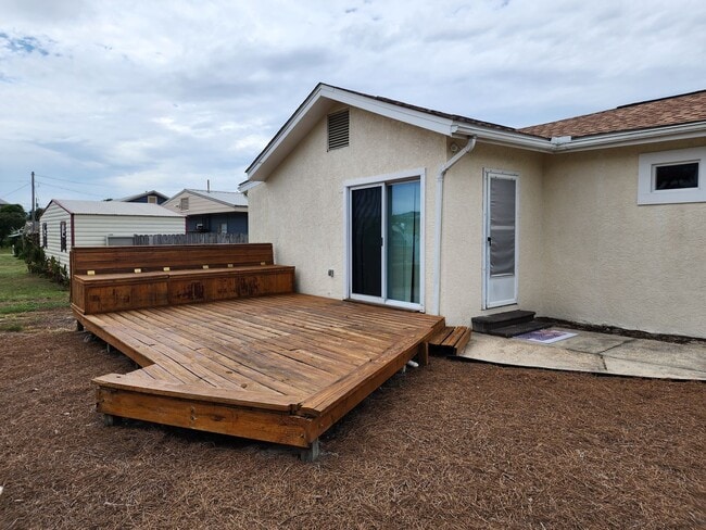 Building Photo - Sunnyside