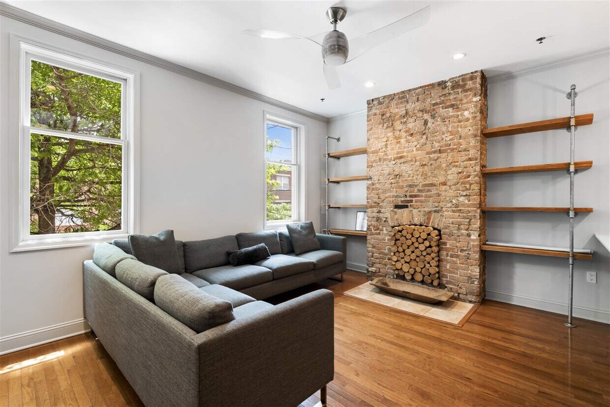 Foto principal - 230 Madison St