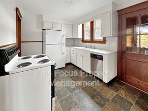 Building Photo - 1012 Louisa St