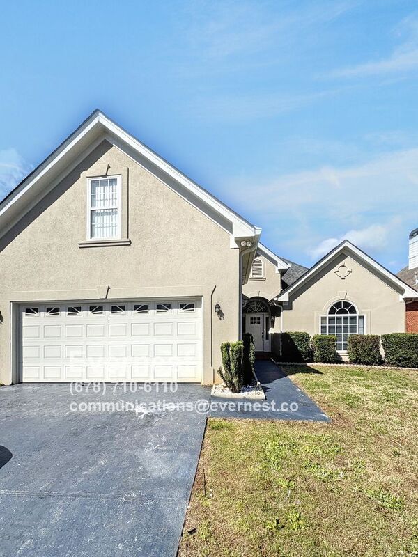 Building Photo - 2117 Highland Club Dr SE