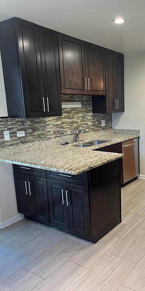 Foto del edificio - 271 Middlebury Ct
