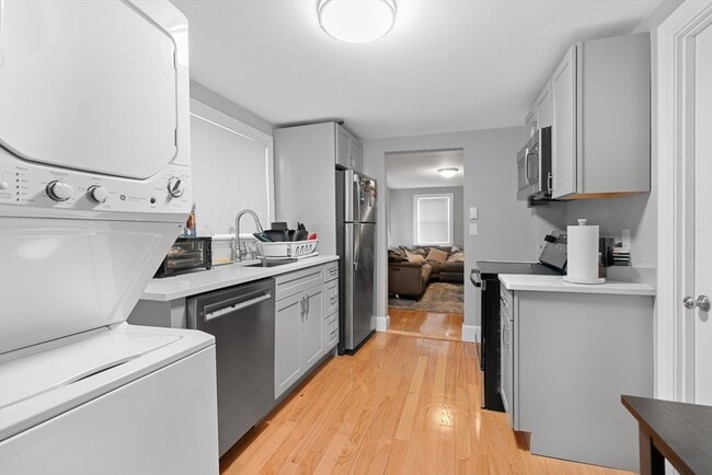 Building Photo - 7 Vining Ct