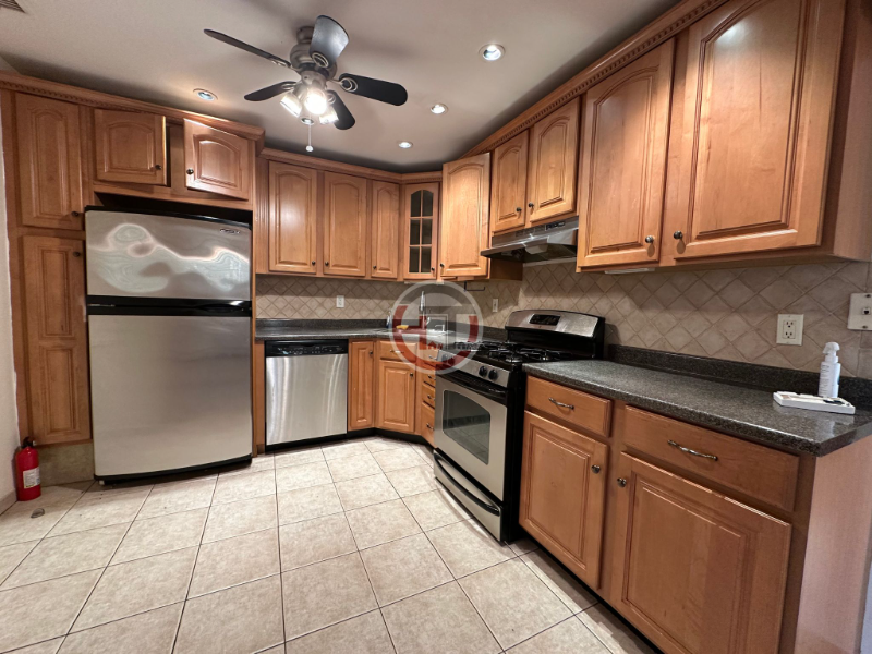 Foto principal - 3262 Layton Ave