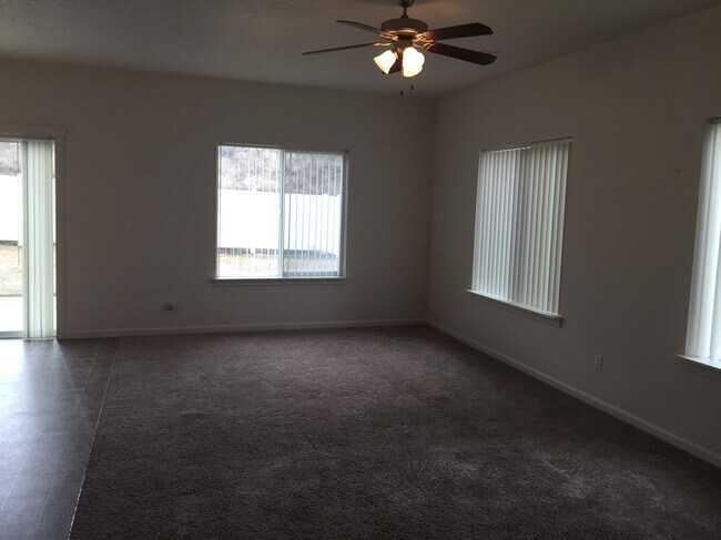 Foto del edificio - 1449 SW Sagebrush Ln