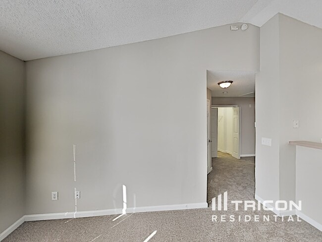 Building Photo - 172 Greystone Cir