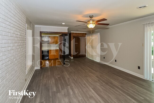 Building Photo - 1325 Wilbec Rd