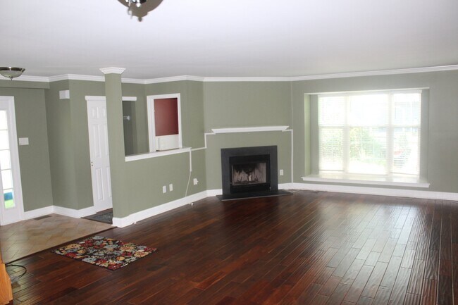 Foto del edificio - 102 Whistling Swan Ln