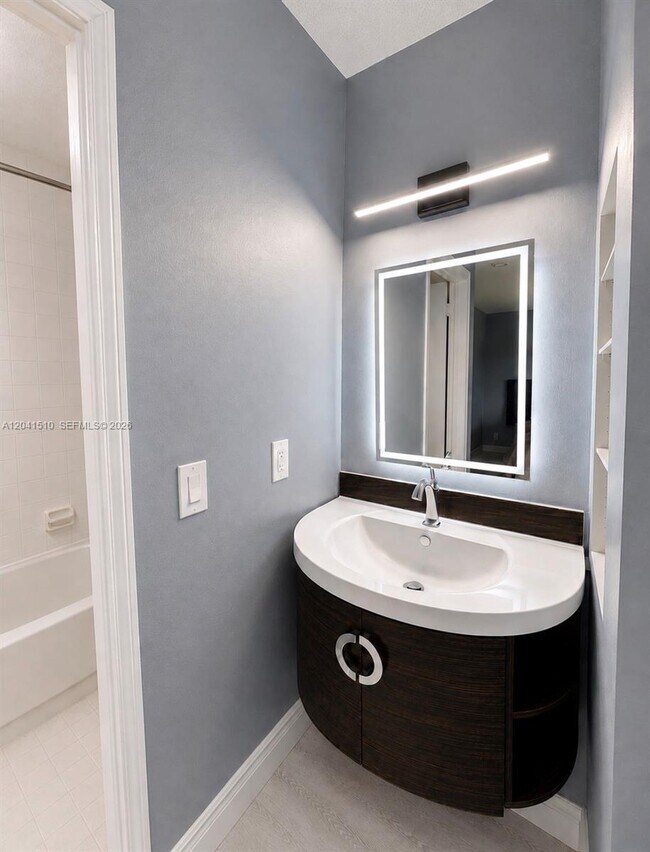 Foto del edificio - 1120 NE 209th Terrace