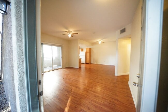 Building Photo - NO SHOWINGS until 5/1/2026