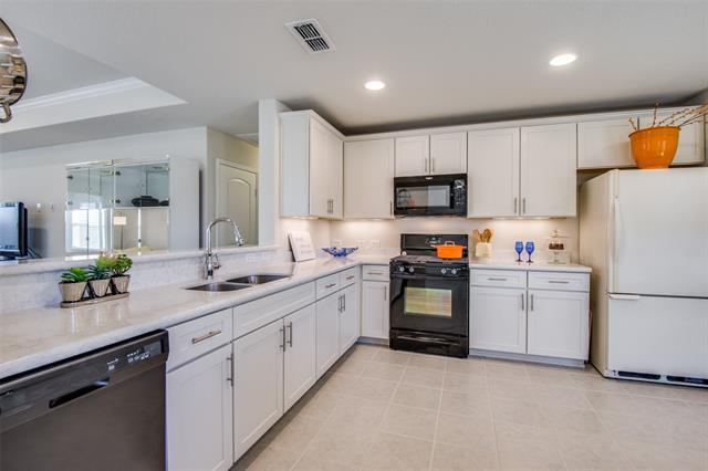 Foto del edificio - 6787 Trout Ln