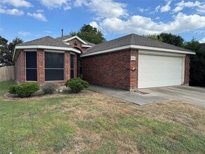 Building Photo - 1401 Hill Lockwoods Dr