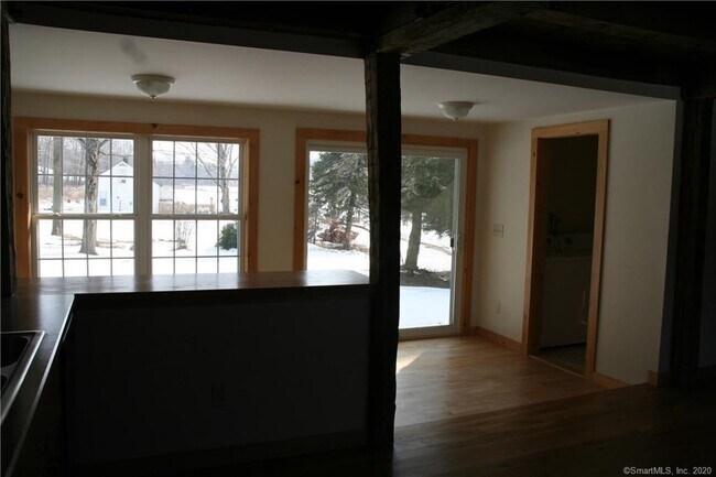 Foto del edificio - 569 Quaker Farms Rd