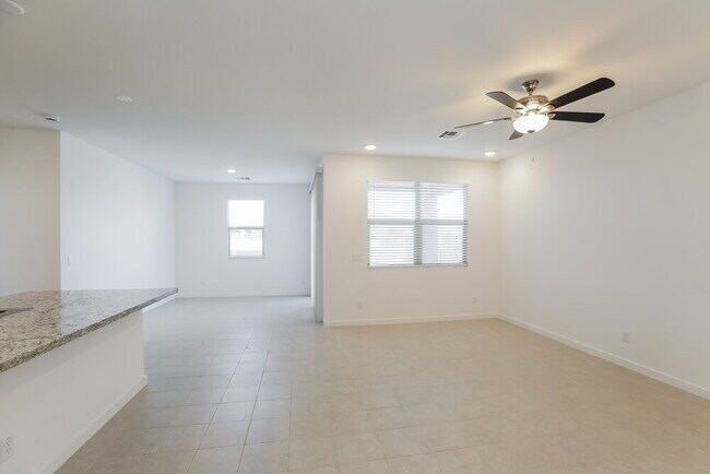 Foto del edificio - 25258 N 144th Dr