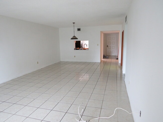 Photo - 16091 Blatt Blvd Apartment