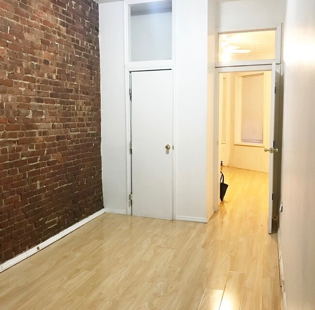 Building Photo - 299 Himrod St